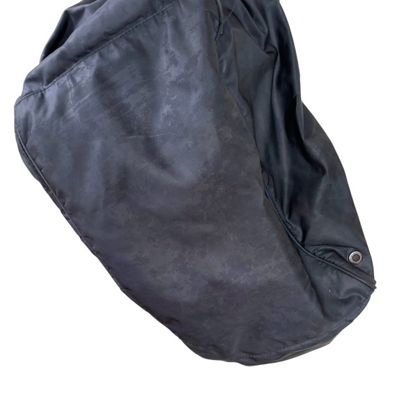 LULULEMON Arabesque Gym Bag Grey - Picture 6 of 15